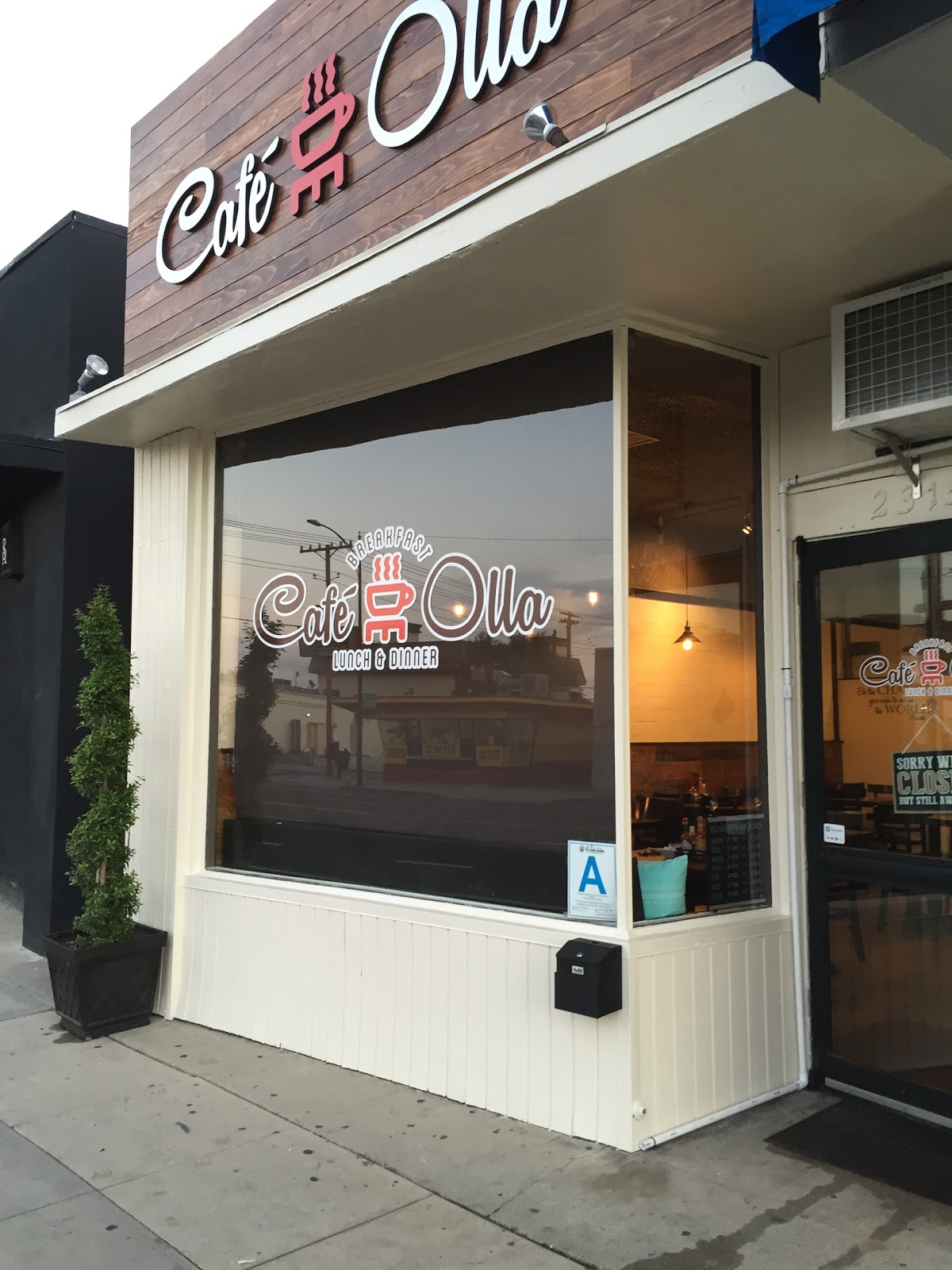 Cafe De Olla — restaurante mexicano en Burbank