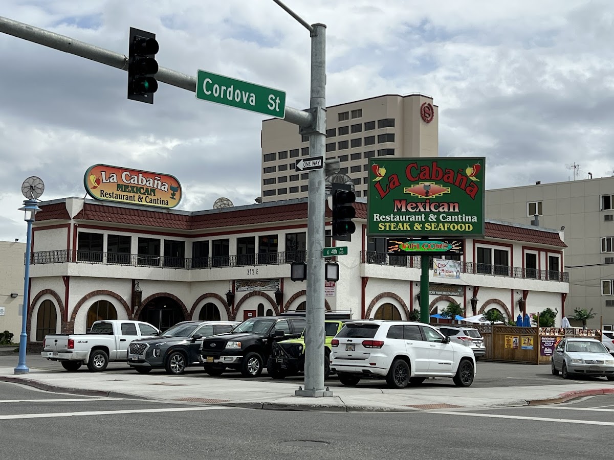 La Cabaña Mexican Restaurant — restaurante mexicano en Anchorage