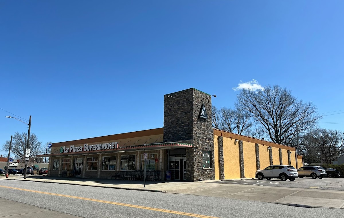 La Plaza Supermarket