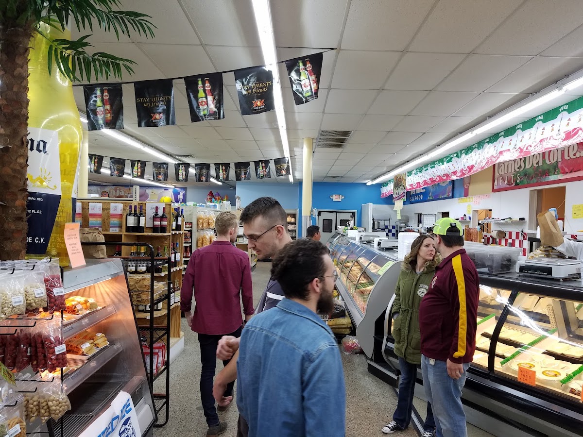 La Plaza Supermarket
