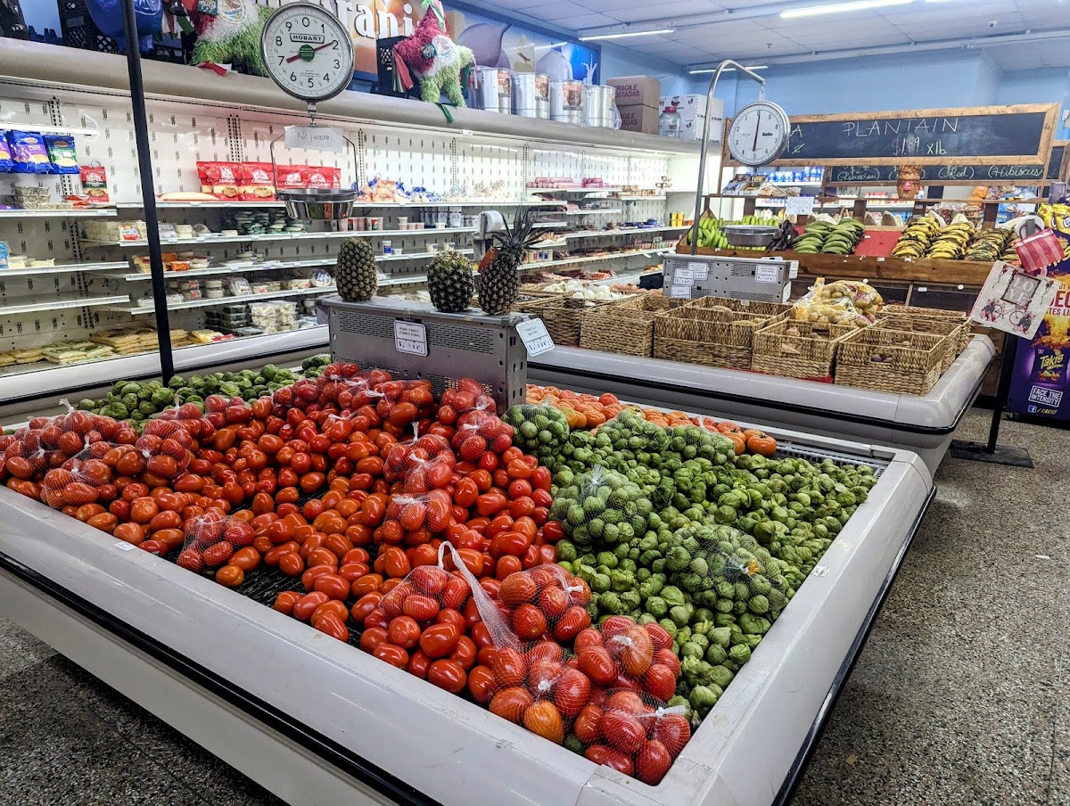 La Plaza Supermarket