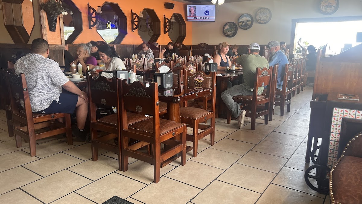 Los Compadres