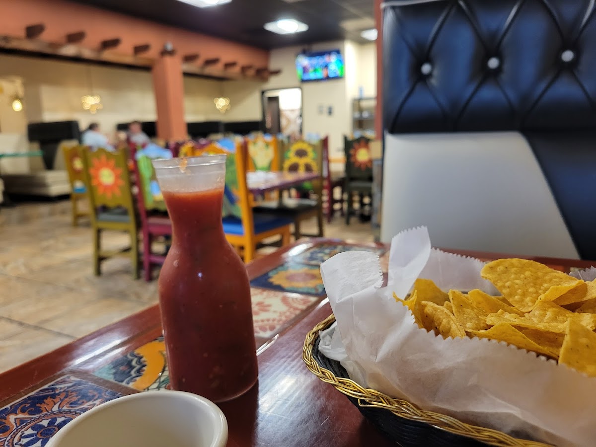 Los Parrilleros Mexican Grill