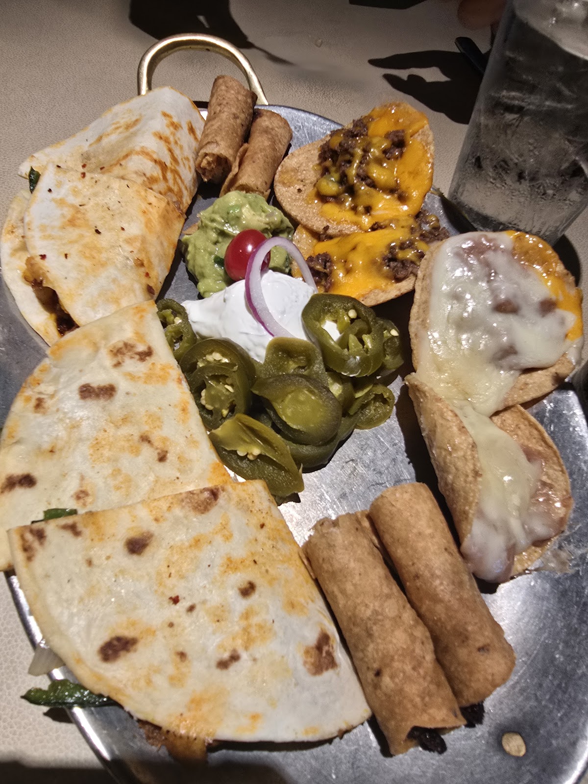 Menas Tex-Mex Grill Cantina