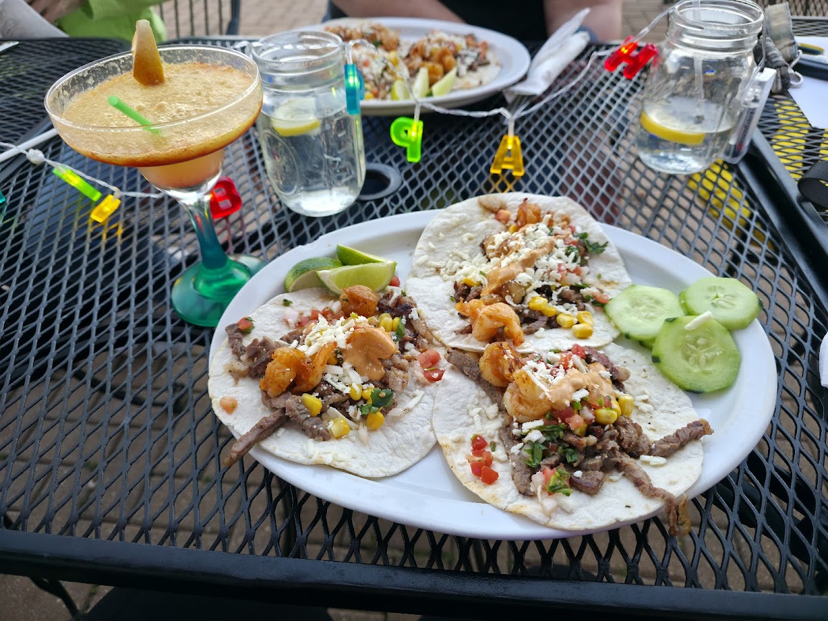 Neri's Café And Mexican Grill