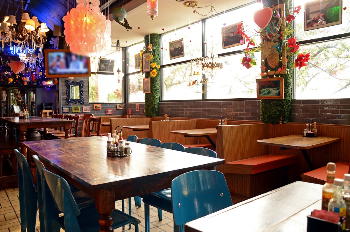 Santi's Restaurante Mexicano