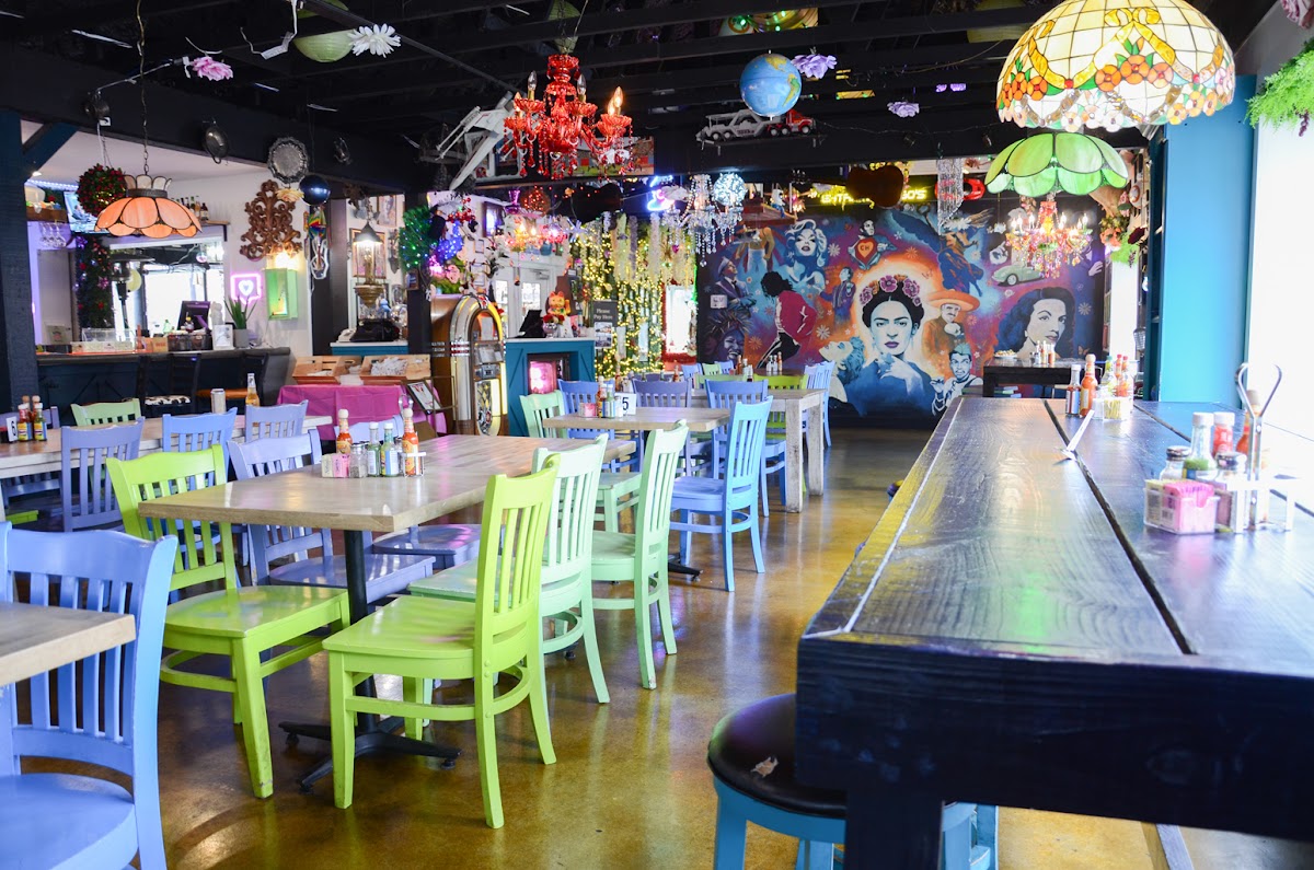 Santi’s Restaurante Mexicano - West Ashley